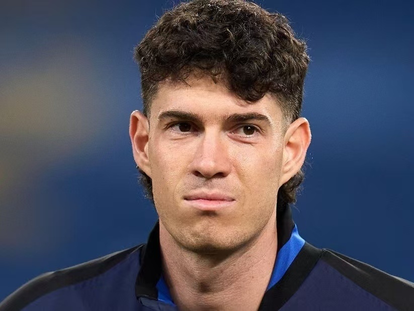 边后卫压上 边后卫压上