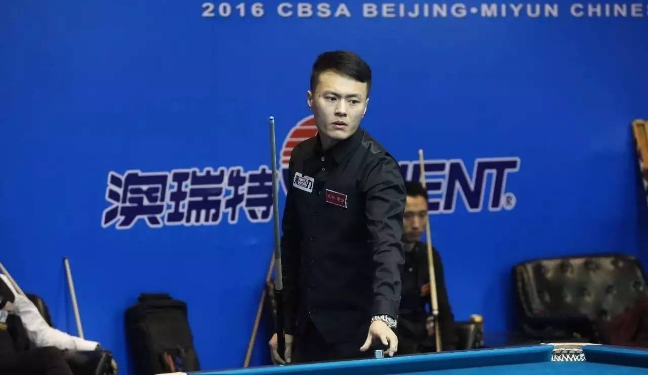 赛中险些跌 赛中险些跌