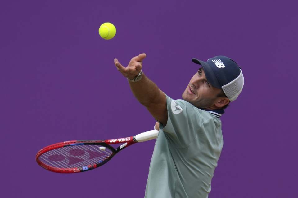 凭对此举 凭对此举